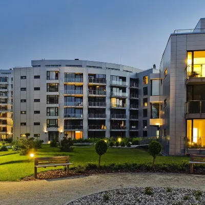 Triton Park Apartments Hôtels à proximité de : Jardin saxon