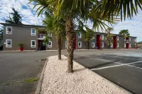 Brit Hotel Essentiel Pau Lescar Hotels in Lons