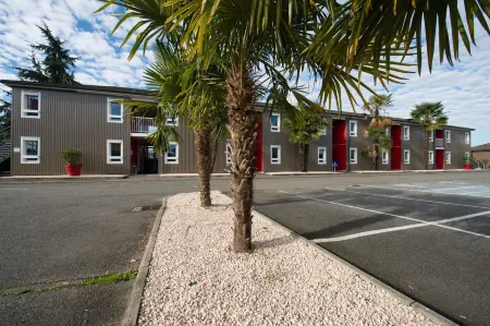 Brit Hotel Essentiel Pau Lescar