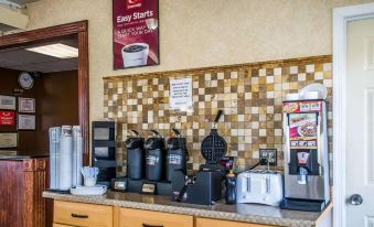 Economy Inn & Suites