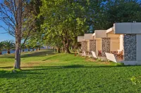 Long Beach Hotel & Resort Hotels in Tolofon
