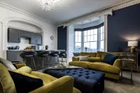 Pieces of Eight - 2 Bedroom Apartment - Tenby - (Windsor House) - Condos