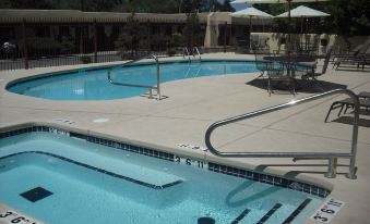 El Pueblo Lodge