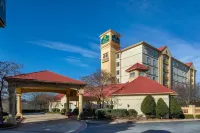 La Quinta Inn & Suites by Wyndham Greenville Haywood فنادق في غرينفيل