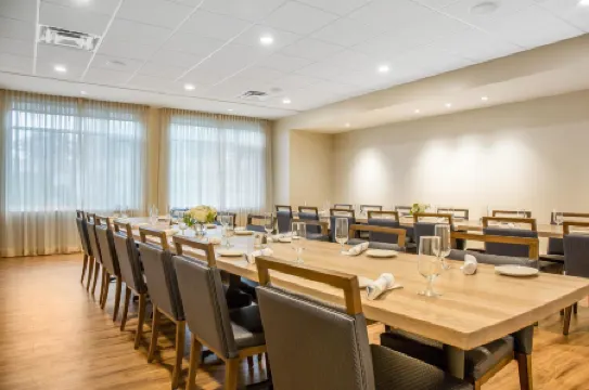 Wyndham Newport Hotel