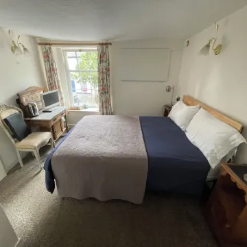 Borderers Inn Hotels near The Royal Welsh Regimental Museum