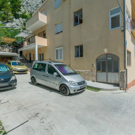 Apartment Goge
