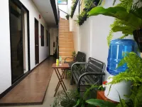 Lighthouse Apartment and Guest Inn - Pensions