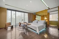 Bog Hotel - Pools