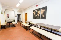Student's Hostel Estense - breakfast