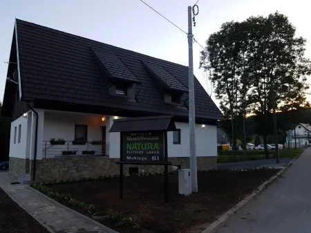 Natura Plitvice Lakes Отели в г. Пријебој