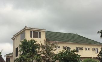 Fort Ross Hotel - Housity