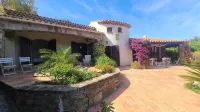 Villa La Louvière- swimming pool, air conditioning, 7mn walk from the beach Hotels near Gigaro Beach