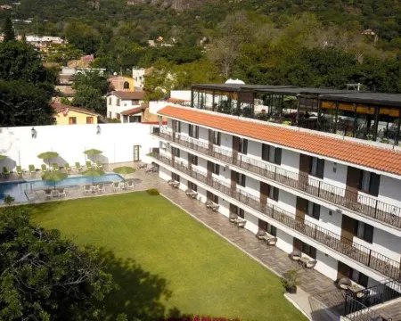 ホテル ラス プエルタス デ テポストゥラン テポストランのホテル