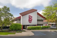 Red Roof Inn Detroit-Rochester Hills/ Auburn Hills Hotels near Metro 37 Recording Studio