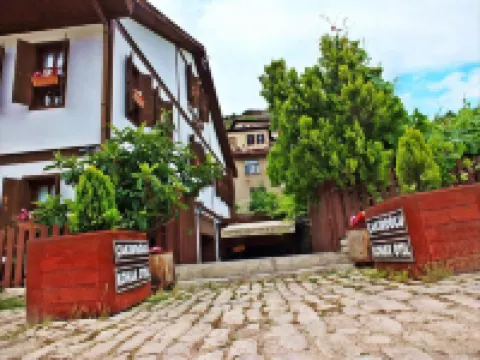 Cakiroglu Konak Hotels in Akcasu Mahallesi