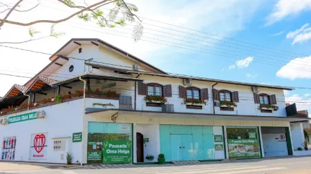 Pousada Oma Helga Отели рядом с достопримечательностью «Vila Encantada»