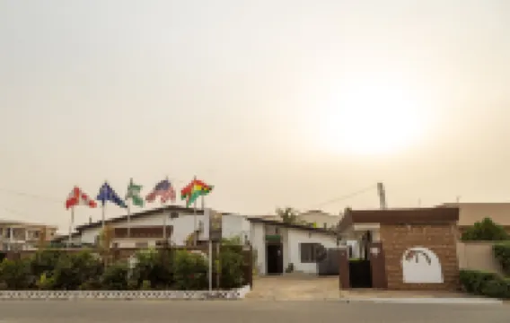 Hill View Hotel West Airport