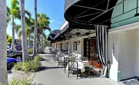 Longboat Key Cedars Beach House-Pet Friendly-2 Minute to the Beach