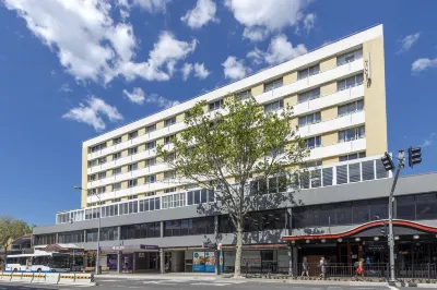 Park Regis Concierge Apartments Hotels near Taronga Zoo Sydney
