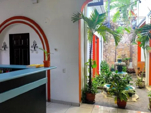 Hotel Bella Luz Centro Historico Отели рядом с достопримечательностью «Military Museum of the Armed Forces of El Salvador»