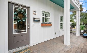 Magnolia Ave Downtown By Beach Kids Playset