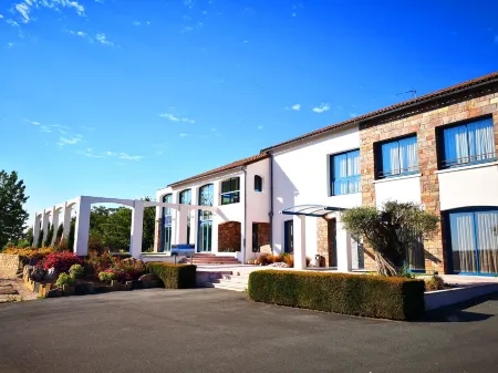 Maison Toussaint Отели в г. Молеон