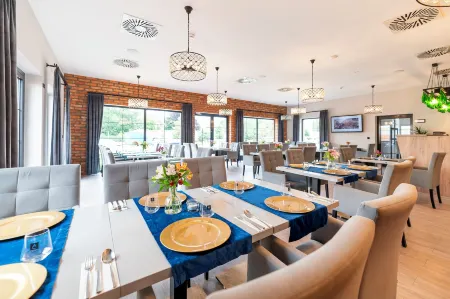 Ignasiak Hotel Отели в г. Некля