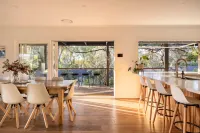 Galene Getaway Walk to Beach Pool Fire Hotels in Mount Martha