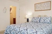 1st Street Bungalow - parking