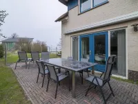 Modern Villa in Makkum with Garden Hôtels à : Makkum