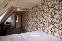 Hotel & Bar Royal Taste Amsterdam Hotels near Bloemenmarkt
