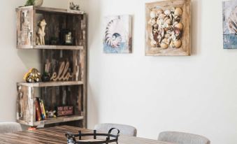 Foothills LA Hideaway Patio Lounge Work-friendly