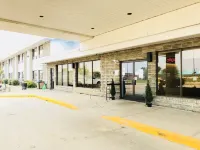Northern Star Hotel & Convention Center - Parking