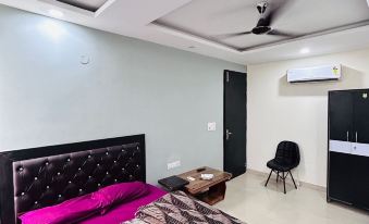 ICY White Varn Residency