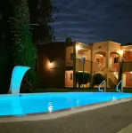 HotelCo Inn - piscine