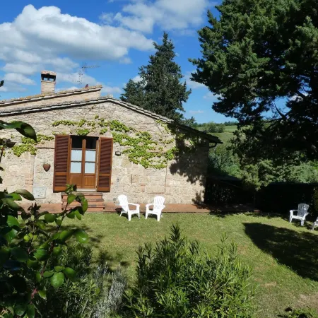 Panoramic Villa in Tuscany Rolling Hill, Well Connected, Everyday New Journey to