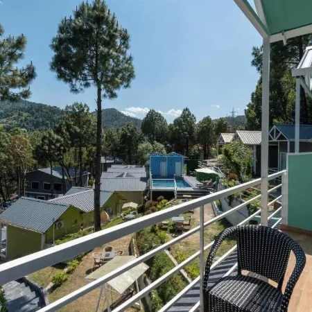 Dls Nature Trinket Resort - Dalhousie with Swimming Pool