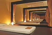 Harmoni One Convention Hotel and Service Apartments - spa