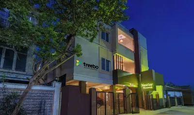 Treebo Nestlay Rooms Nungambakkam Отели рядом с достопримечательностью «Kamakshi Amman Temple»
