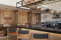 Waterstone Resort & Marina Boca Raton, Curio Collection by Hilton - bar