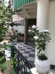 Cozy Solan Apartment with Stunning Views فنادق في Barog