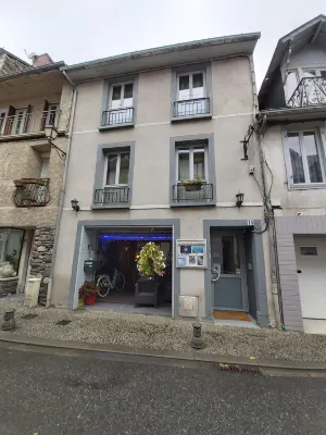 Le Patio de Luchon - Homestays