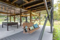 Rustic Retreat - Firepit, Pool Table, Porch, WiFi Hotels in Berkeley County