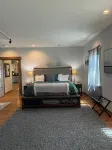 Connoisseur Hideaway