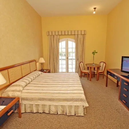 San Raphael Country Hotel