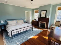 Historic Home in Downtown Wilmington - One Block from Riverwalk -King Size Beds