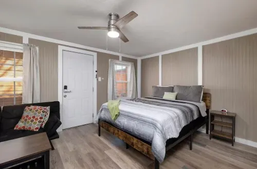 C3 Wally's by the Landing & Convention Center