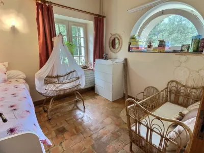 Charming gîte, benefiting from absolute calm and generous natural surroundings.