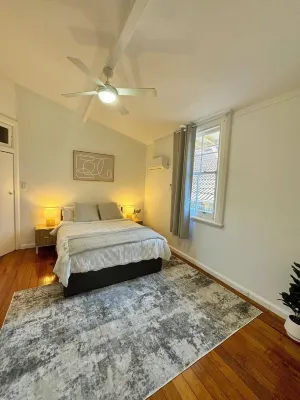 One Bed Courtyard Apartment - Coogee Beach Hotels near Wylie's Baths